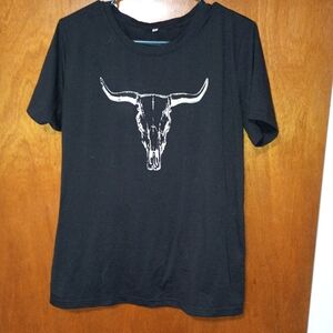 SHEIN Black Short Sleeve Tee with Bull Skull Design